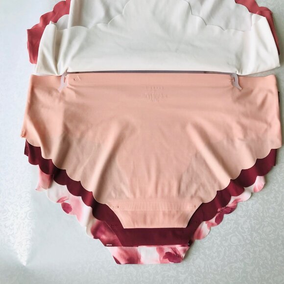 Danskin Invisible Support BRAS, Removable Pads, 3-set , Panties 5 Set - Picture 13 of 16